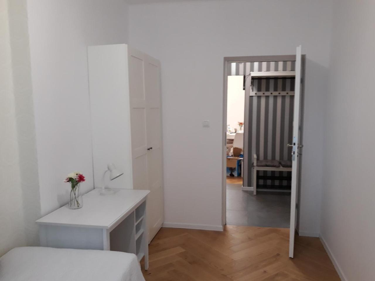 2 Bedroom City Center Apartment Katowice Bagian luar foto